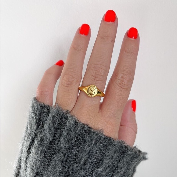 NEW 18K GOLD PLATED DOLLAR RING - Picture 5 of 5